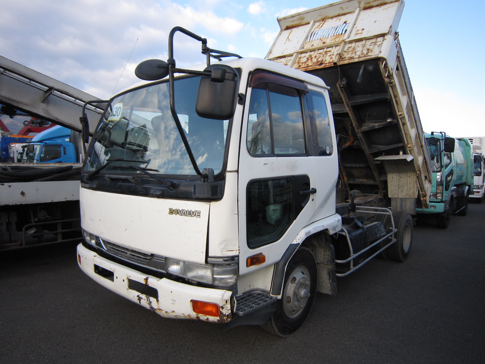 4-6tトラック 日産 (MK211B)